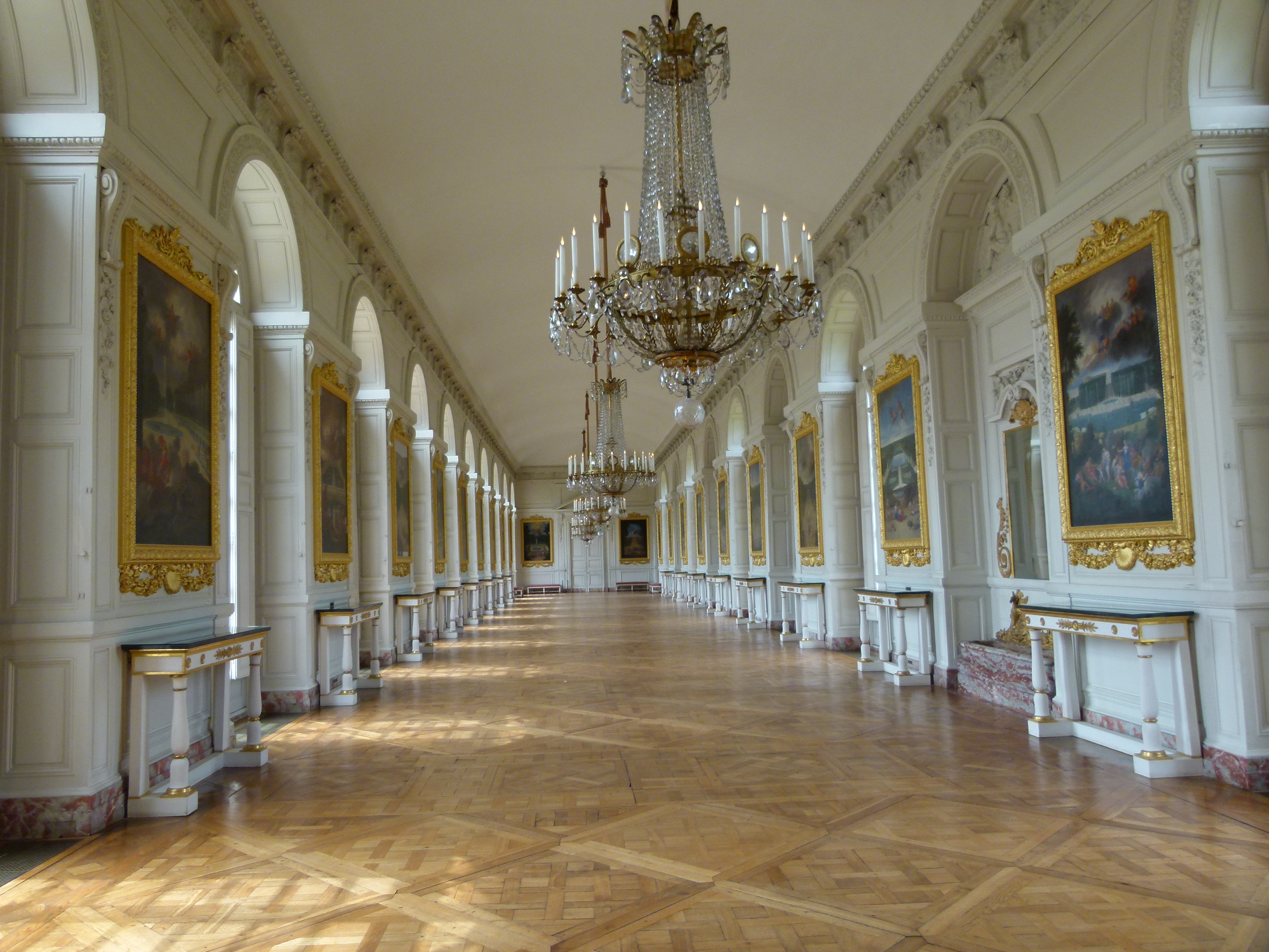 Трианон версаль. Дворец большой Трианон. Большой Трианон в Версале. Большой Трианон Версаль внутри. Малый Трианон в Версале внутри.